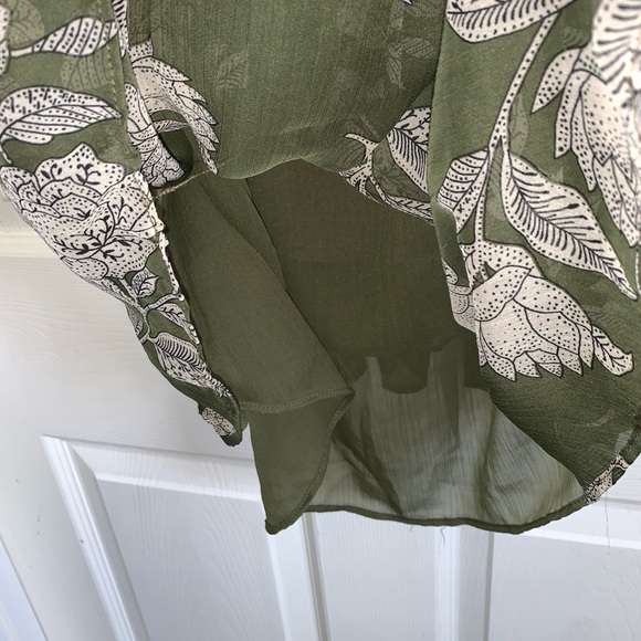 a.n.a a new approach ladies small speghetti strap blouse olive green floral - Picture 4 of 9